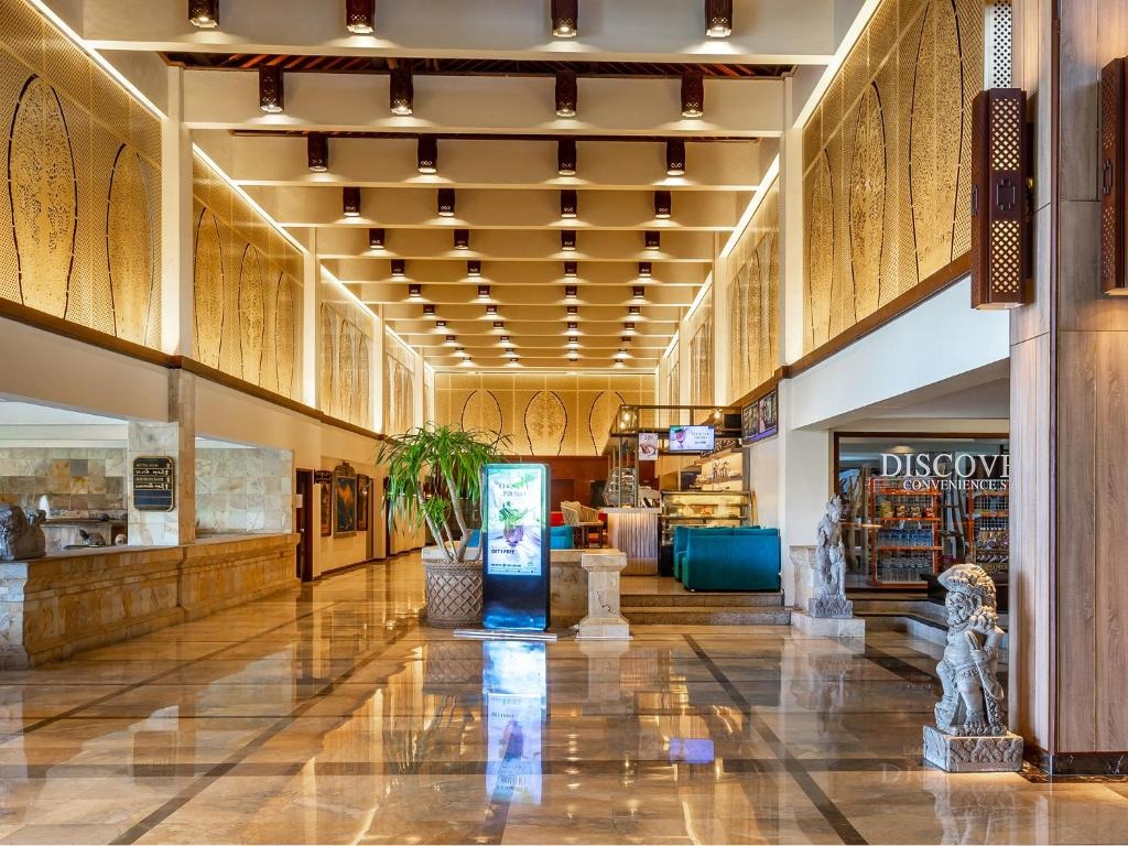 هتل دیسکاوری کارتیکا پلازا